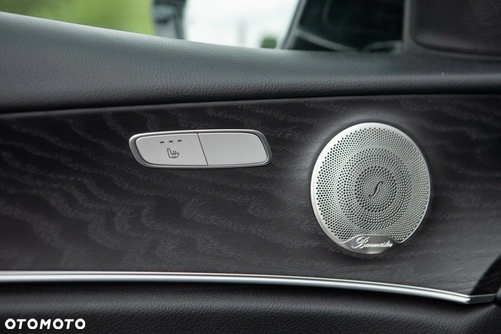 Mercedes-Benz Klasa E - 17