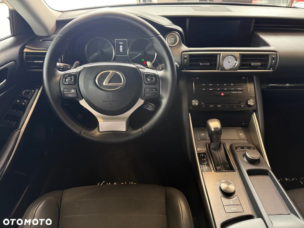 Lexus IS 200t Elegance - 4