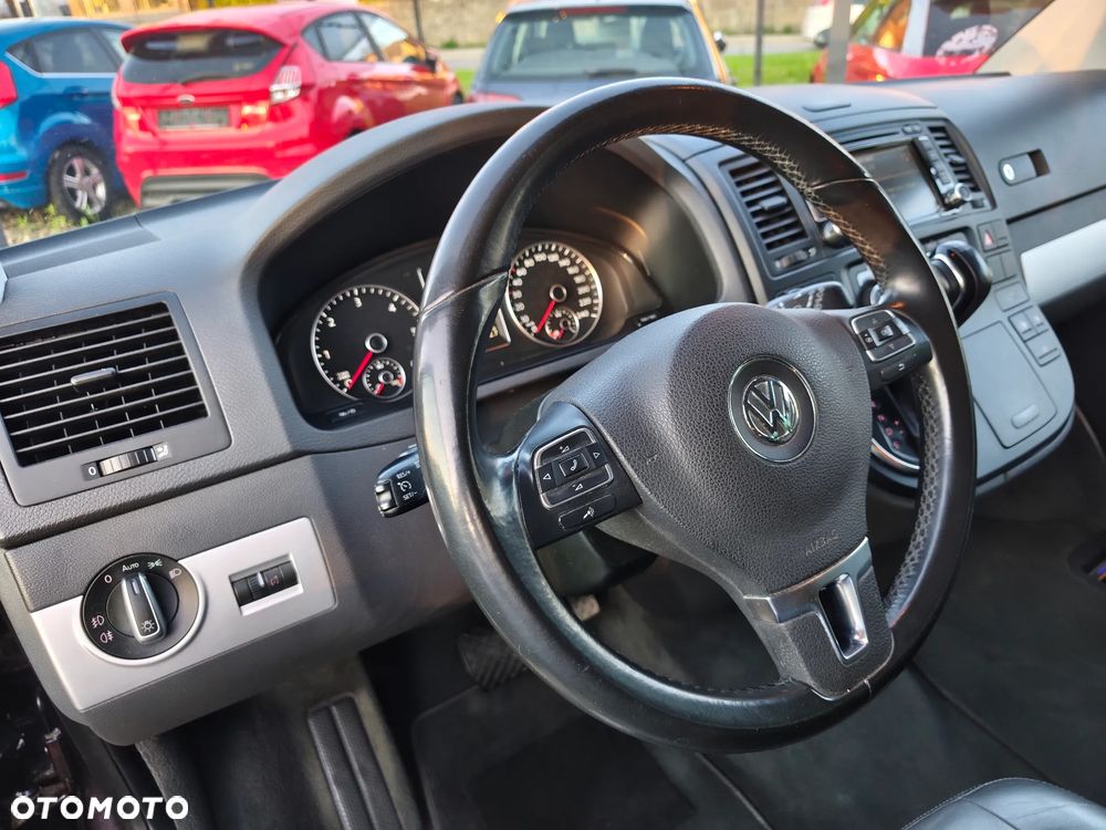 Volkswagen Multivan - 19