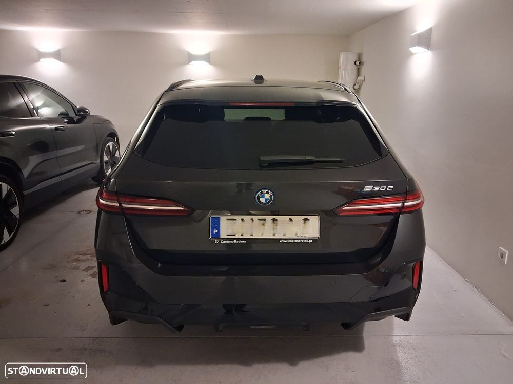BMW 530 e Pack Desportivo M - 4