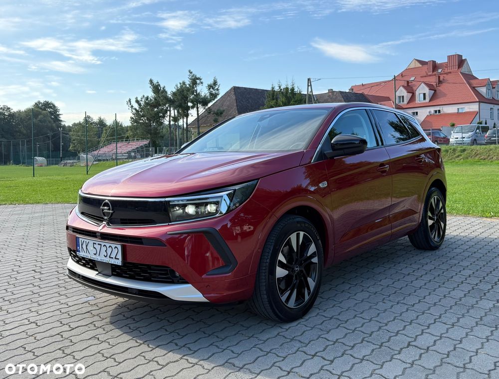 Opel Grandland X 1.2 T GPF Design&Tech S&S - 11