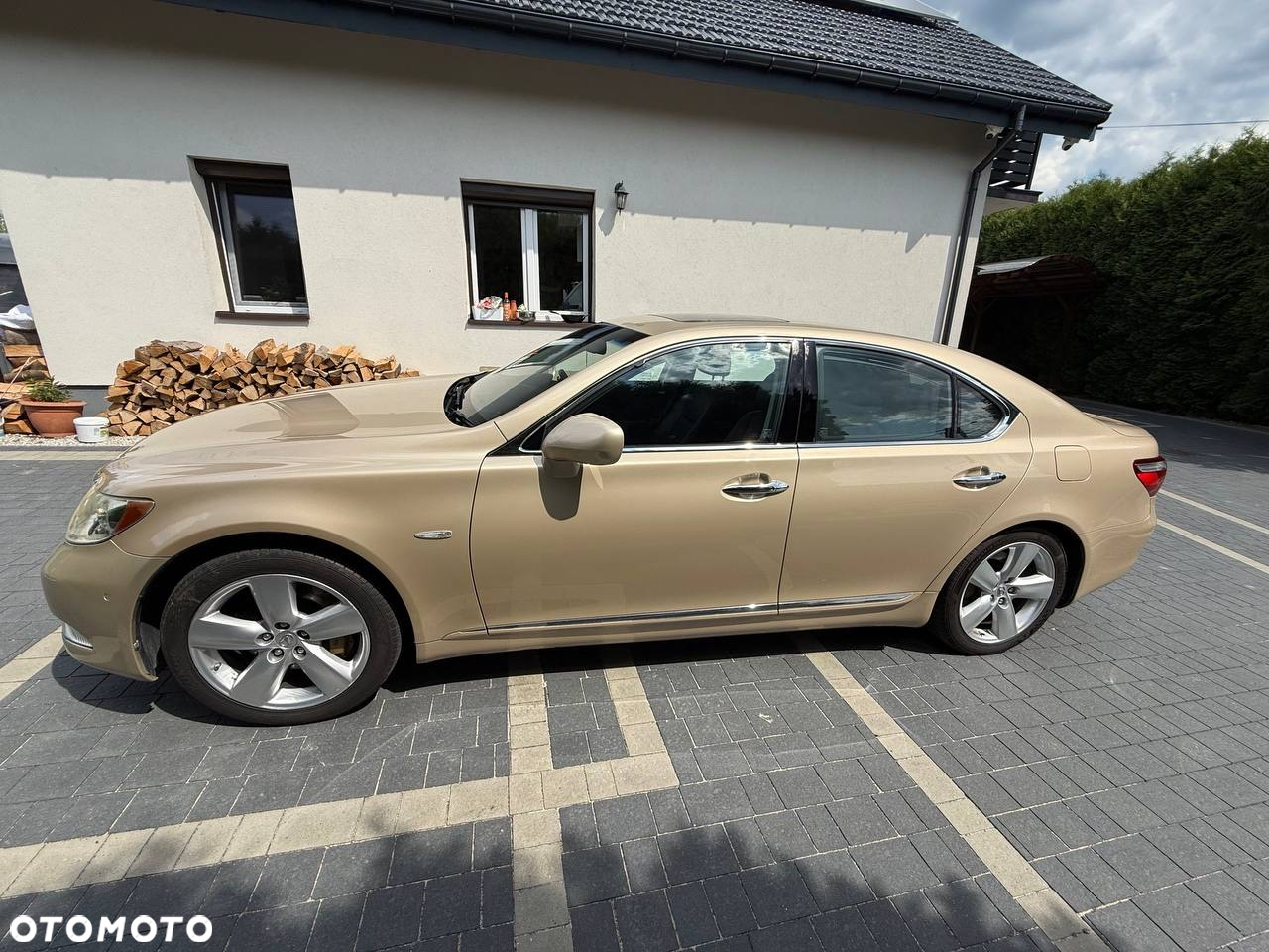 Lexus LS - 3