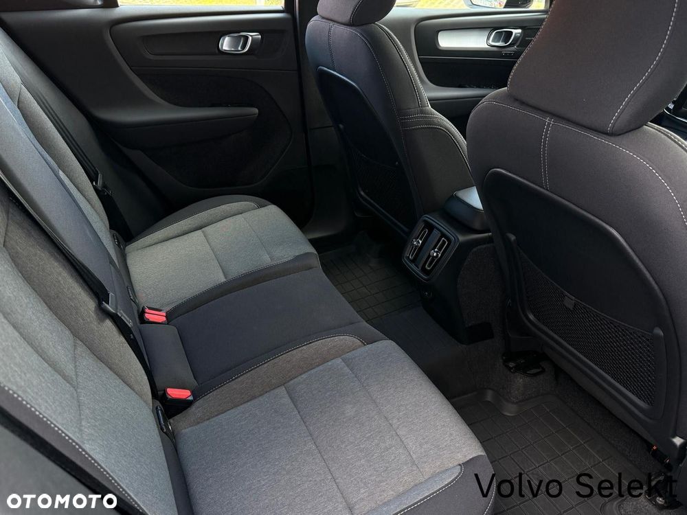 Volvo XC 40 B3 Plus Dark - 23
