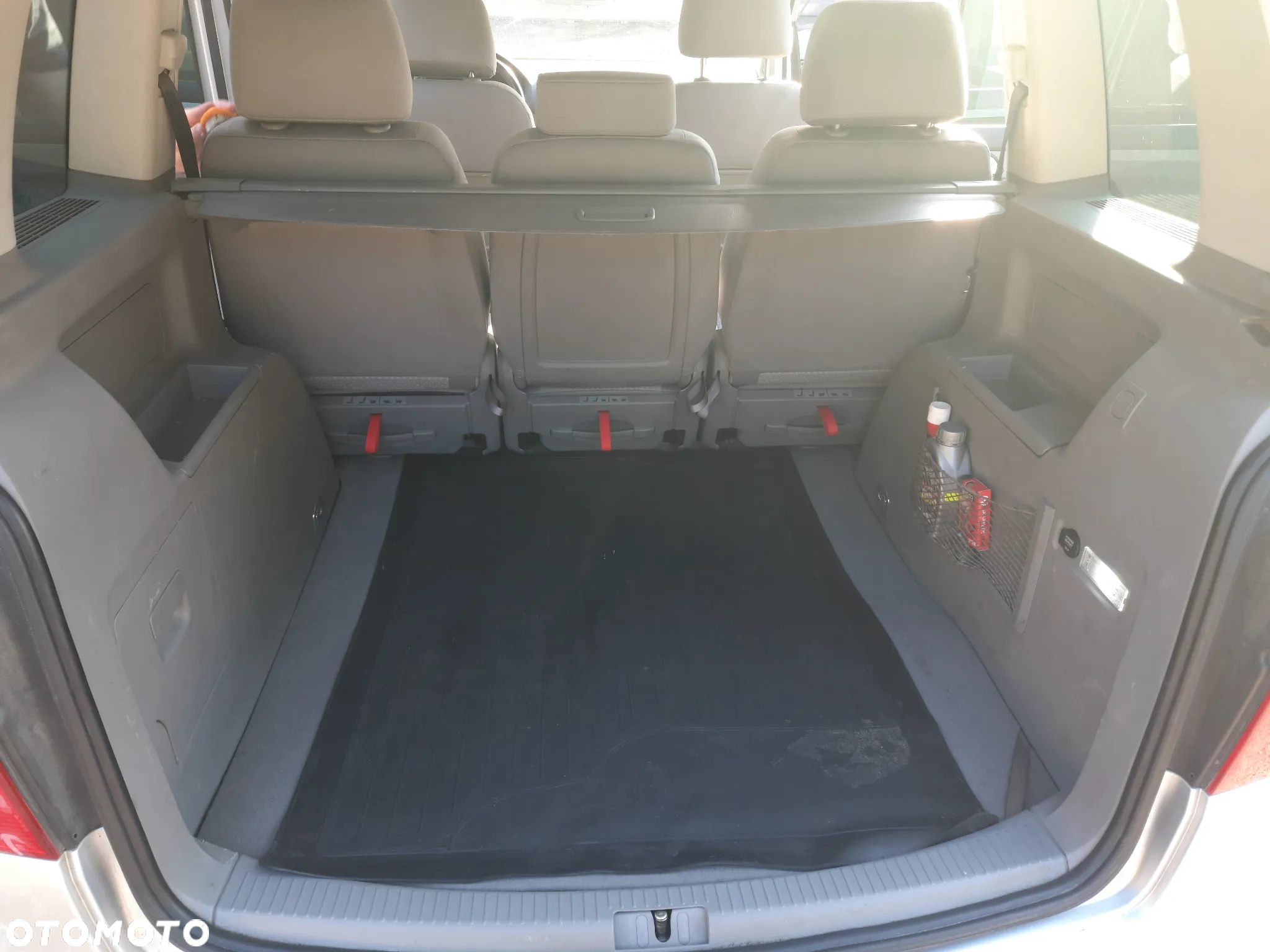 Volkswagen Touran 1.6 FSI Basis - 15