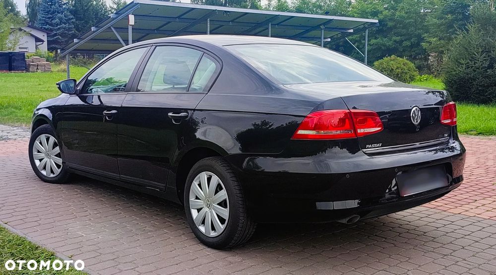 Volkswagen Passat 1.6 TDI DPF BlueMot Trendline - 6