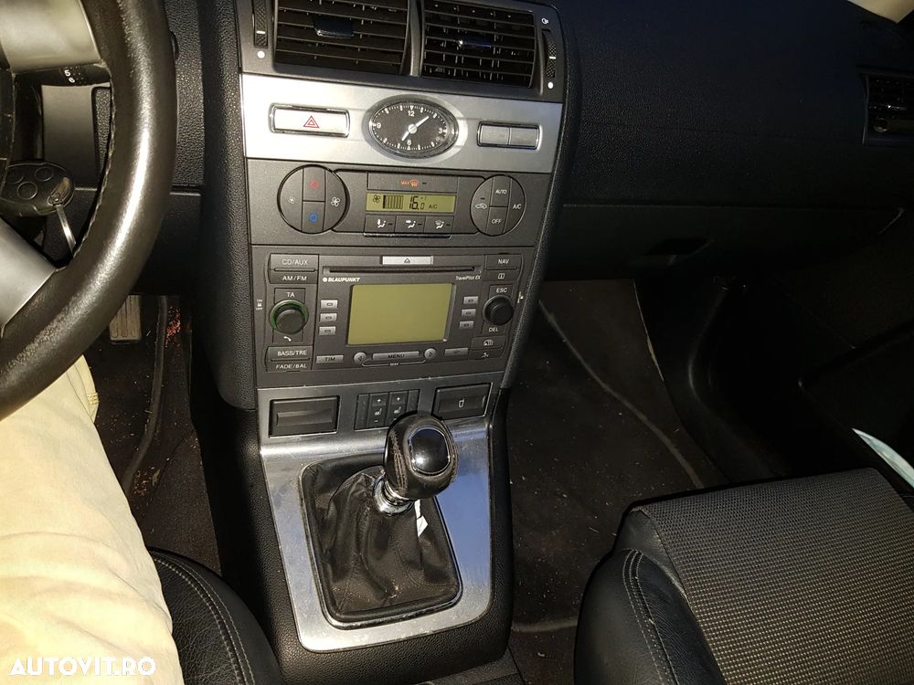 Ford Mondeo 2.0 TDCI Ghia - 11
