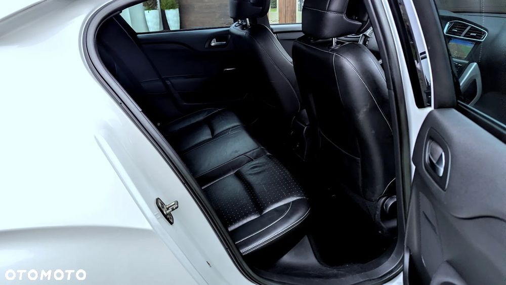 Citroën DS4 VTi 120 Urban Show - 10