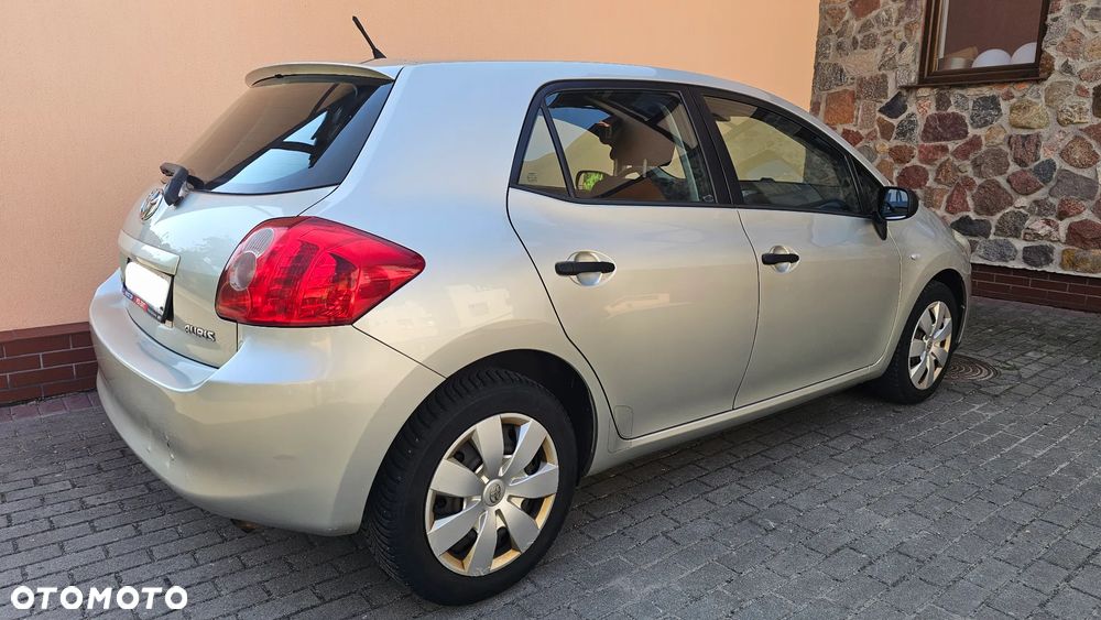 Toyota Auris - 10
