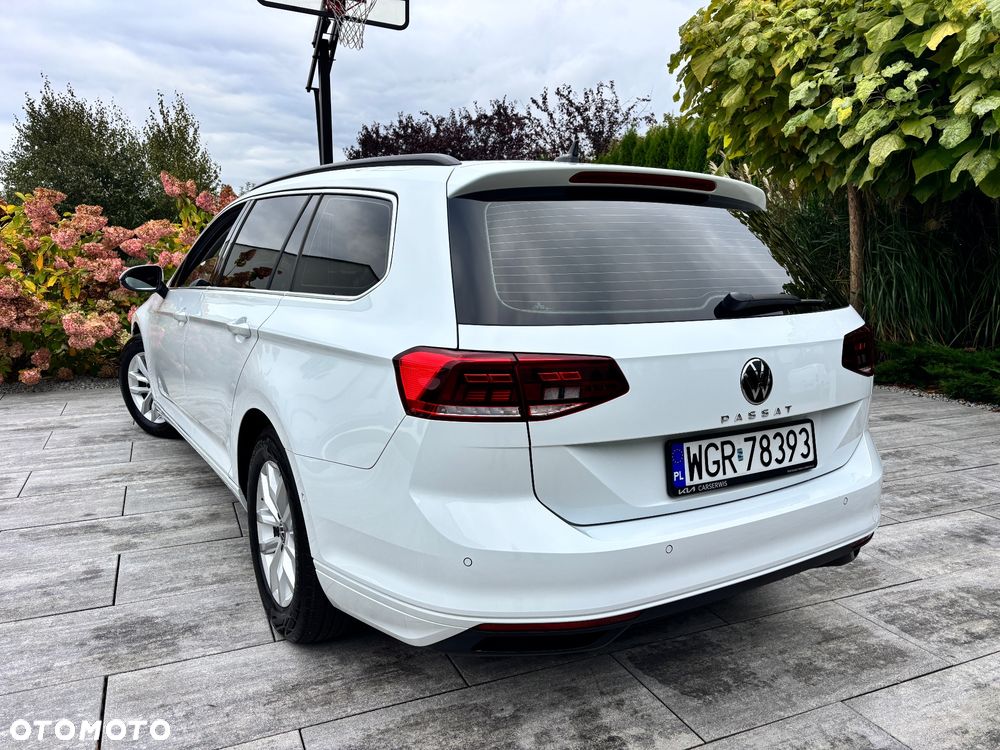 Volkswagen Passat - 22