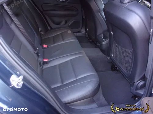 Volvo V60 T6 AWD Momentum Pro - 35