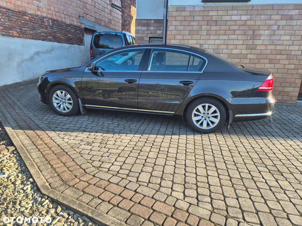Volkswagen Passat 2.0 TDI Comfortline - 8
