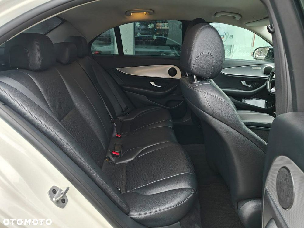 Mercedes-Benz Klasa E - 17