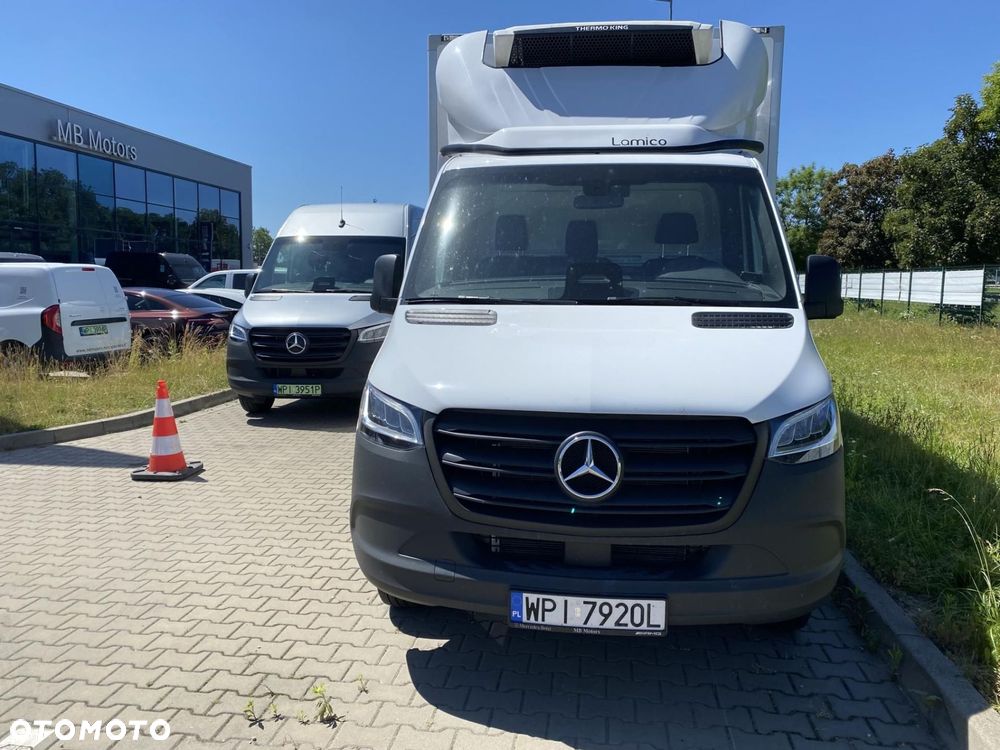 Mercedes-Benz Sprinter - 2