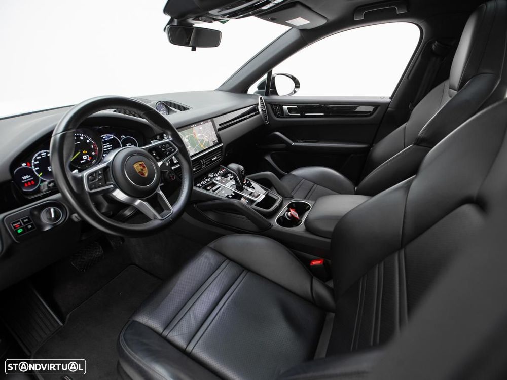 Porsche Cayenne Coupé E-Hybrid - 8