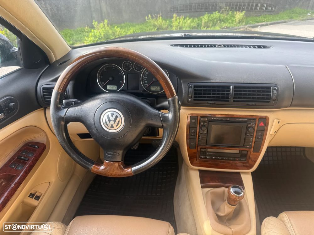 VW Passat Variant 1.9 TDi Exclusive - 16