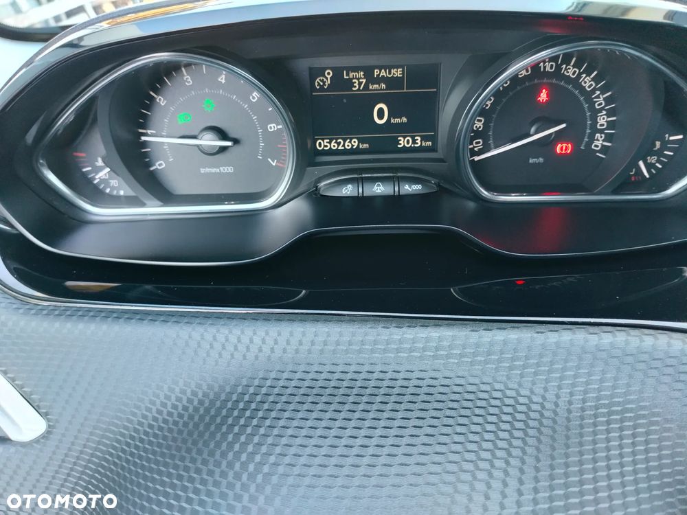 Peugeot 2008 PureTech 110 Stop&Start Allure - 22