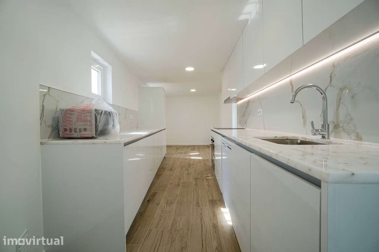 Moradia T3 Nova com 2 Suites e Terraço | Cernache – Coimbra - Grande imagem: 2/9