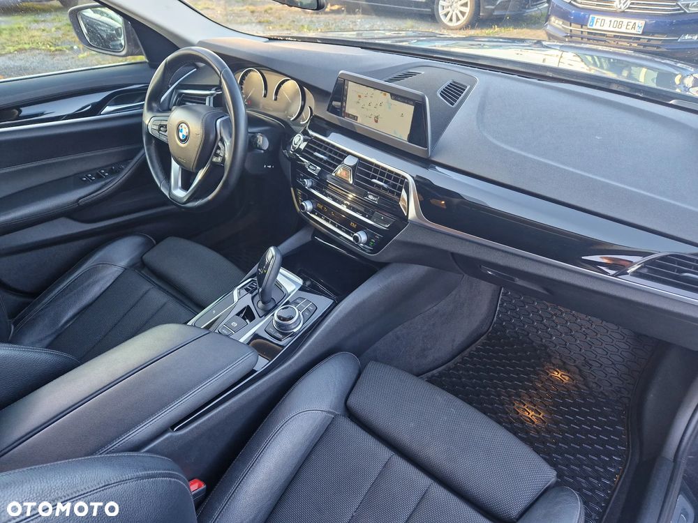 BMW Seria 5 520d - 33