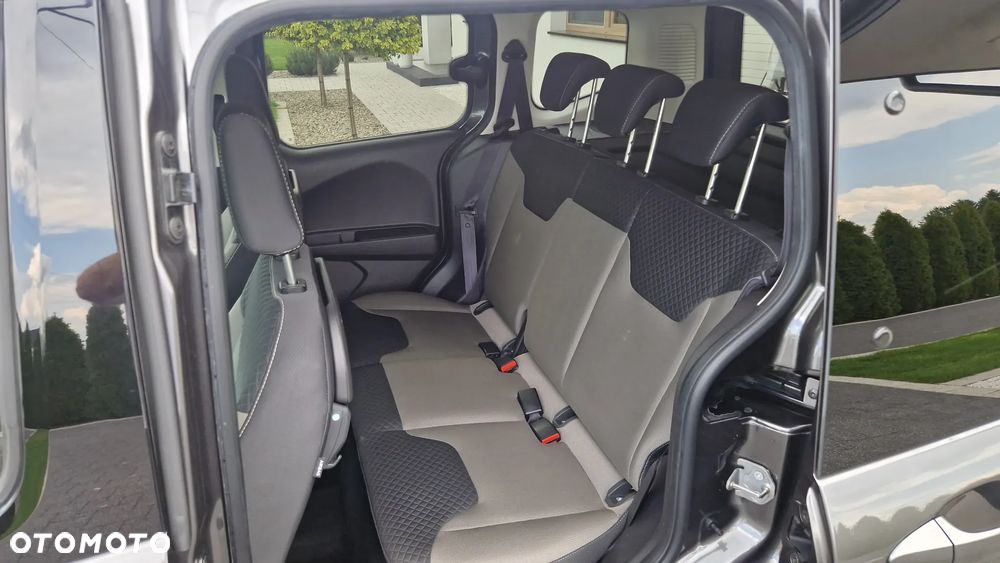 Ford Tourneo Courier 1.0 EcoBoost S&S Titanium - 19