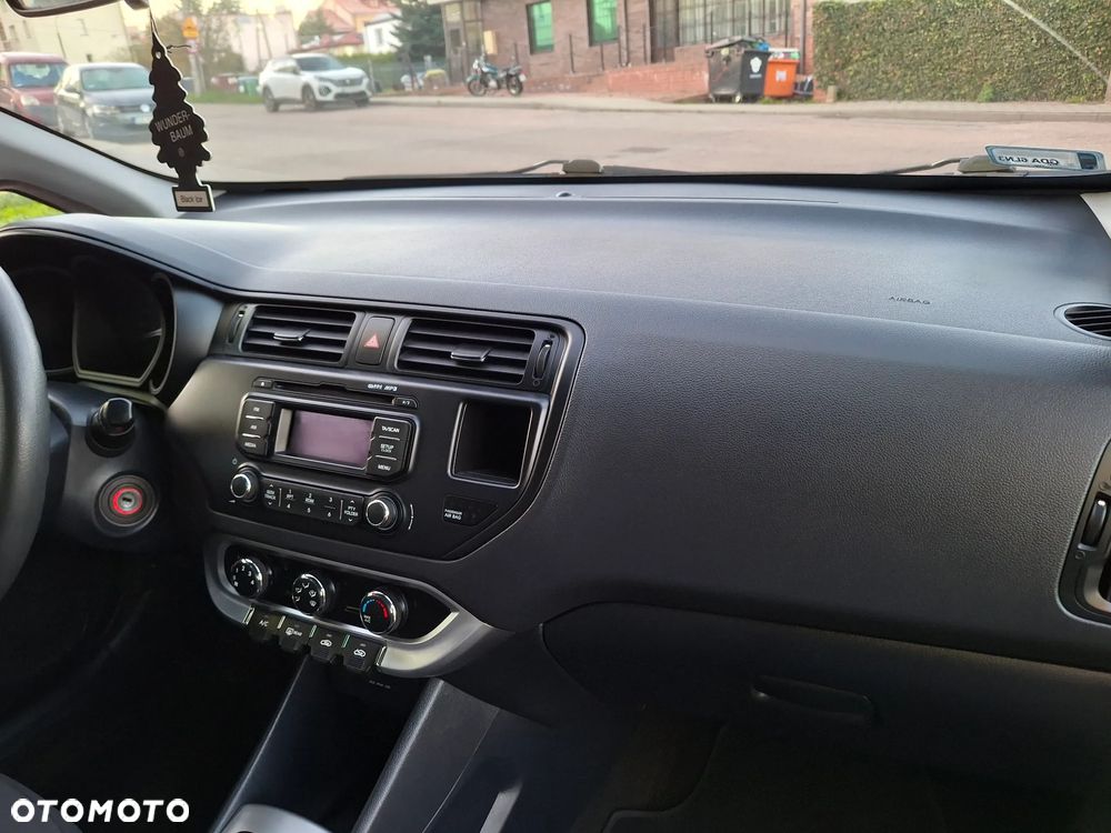 Kia Rio - 26