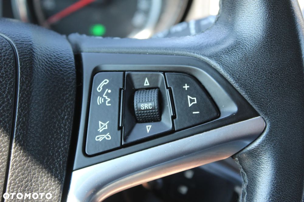 Opel Astra 1.6 NAVI - 29