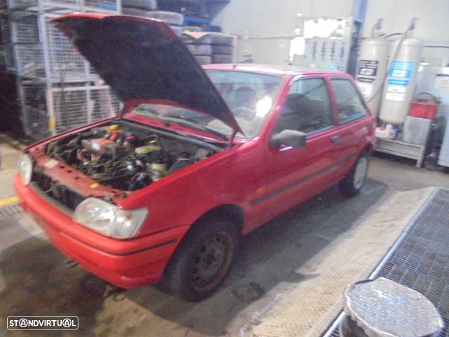 Carro MOT: RTG CXVEL:87TT7F096AB FORD FIESTA 3 1995 1.8D 60CV ???? VERMELHO DIESEL - 3