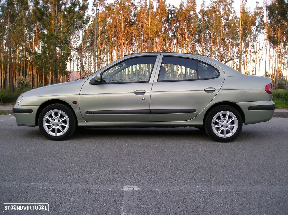 Renault Mégane 1.4 16V Privilège - 4