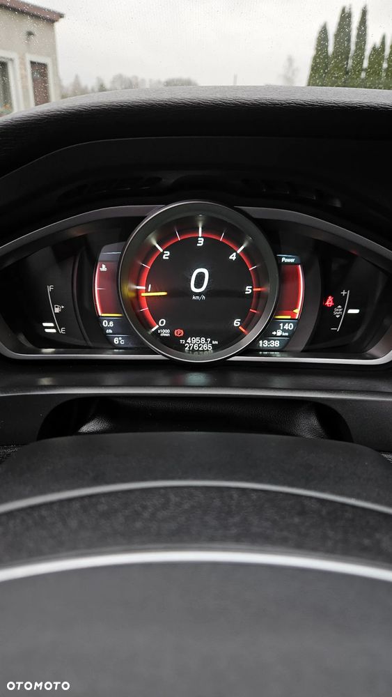 Volvo V40 D2 Drive-E R-Design Kinetic - 8