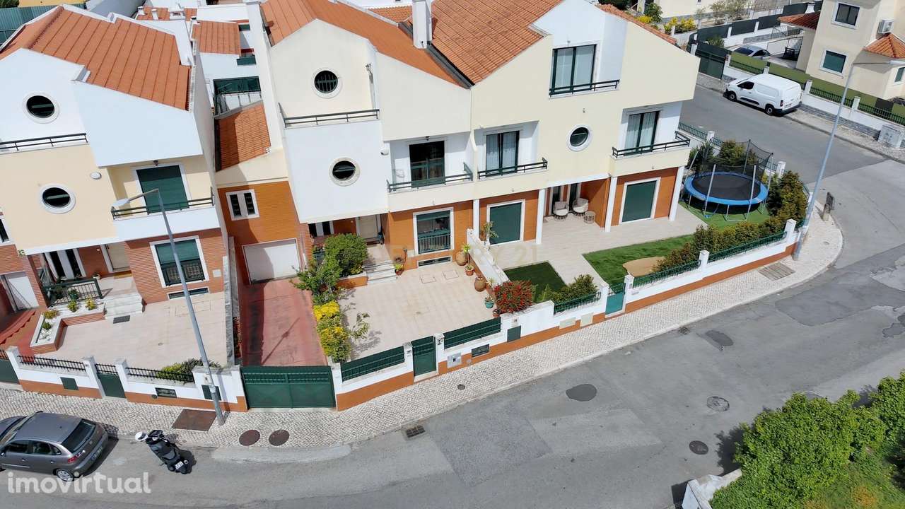 Excelente moradia T4+1 no Algueirão - Grande imagem: 3/45