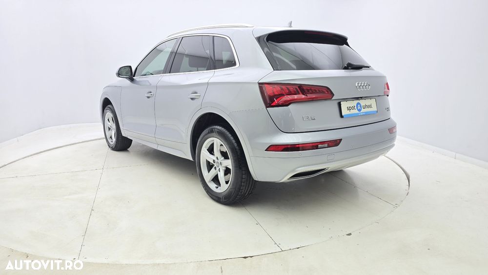 Audi Q5 2.0 40 TDI quattro S tronic Sport - 9