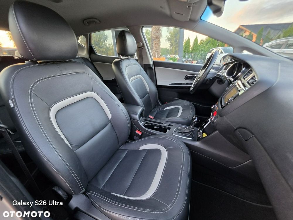Kia Ceed - 30