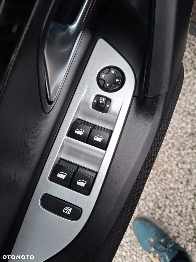 Peugeot 2008 PureTech 100 Active - 18