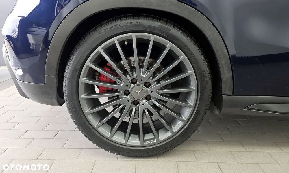 Mercedes-Benz GLA - 17