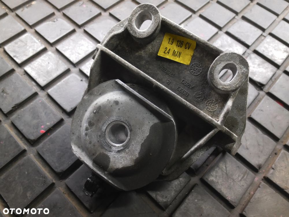 PODUSZKA MOCOWANIE SKRZYNI FIAT STILO 1.9 JTD 150KM 176934 - 1