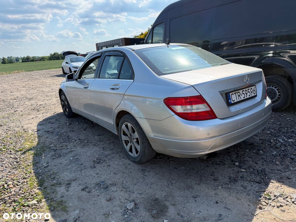 Mercedes-Benz Klasa C 180 BlueEFFICIENCY 7G-TRONIC Elegance - 3