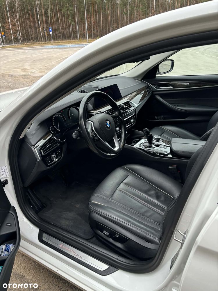 BMW Seria 5 518d Luxury Line - 2