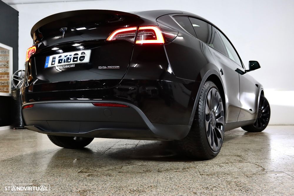 Tesla Model Y Performance Tração Integral - 22