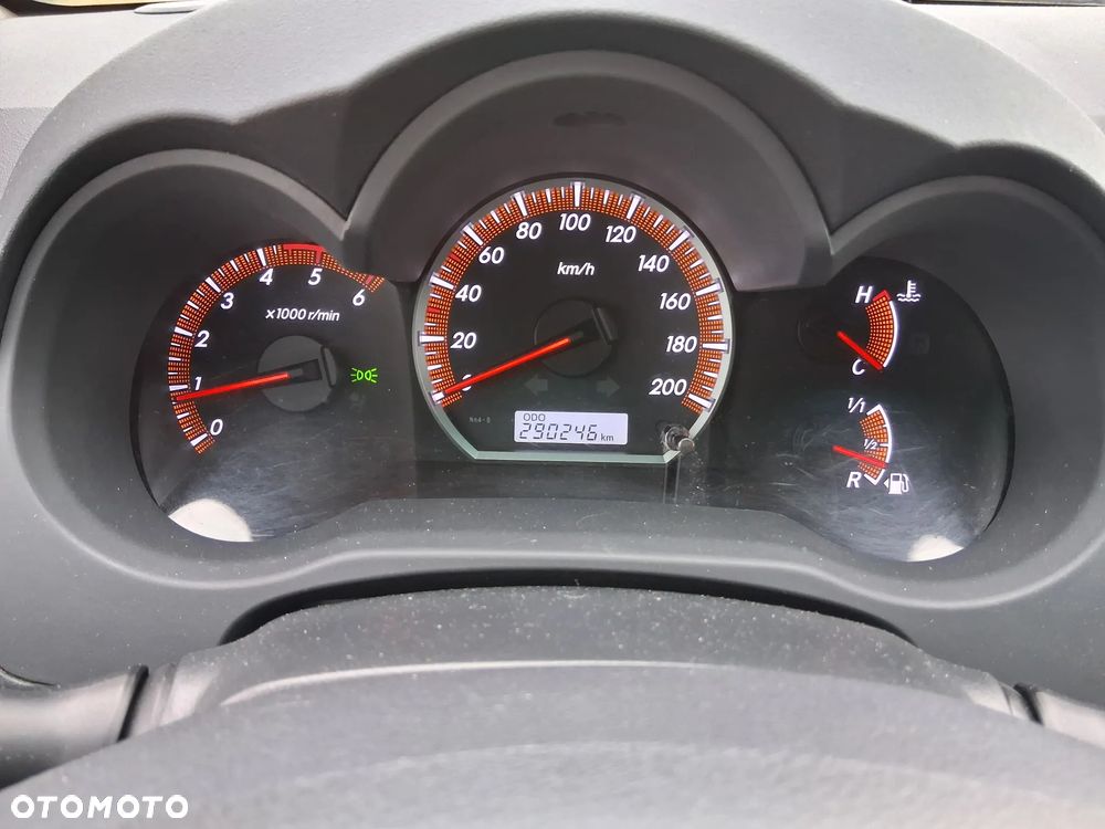 Toyota Hilux 3.0 D-4D SR5 - 21