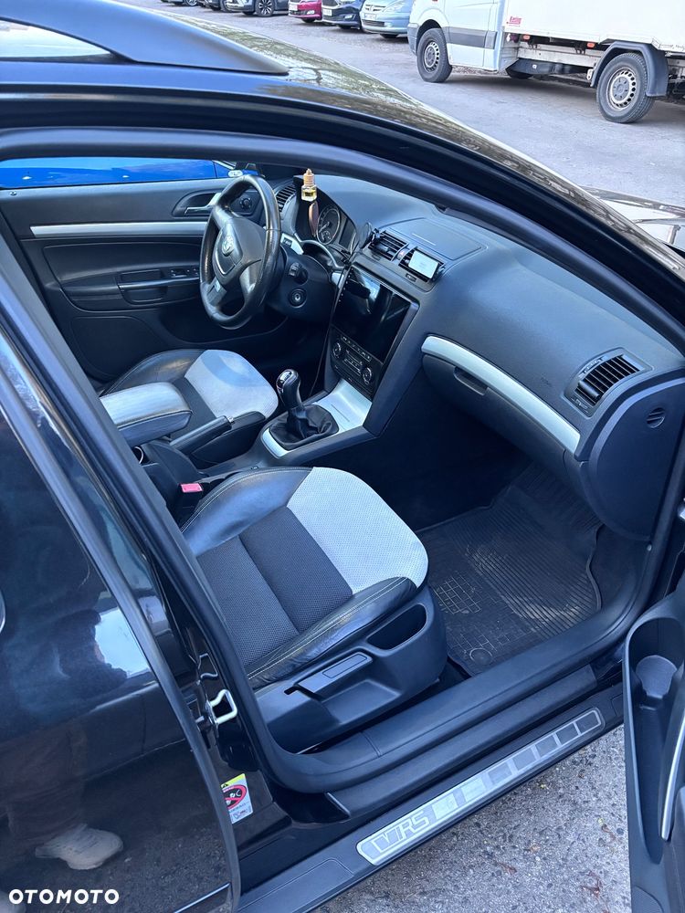 Skoda Octavia 2.0 TDI CR DPF RS - 12