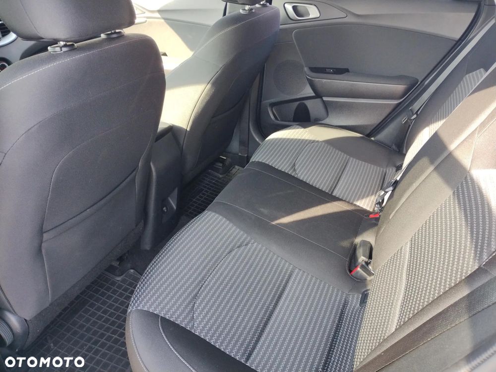 Kia Ceed 1.5 T-GDI M - 27