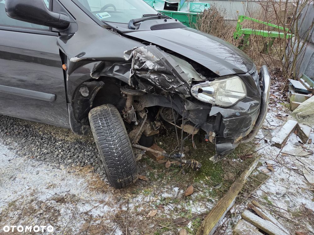 Chrysler Voyager 2.5 SE CRD - 5