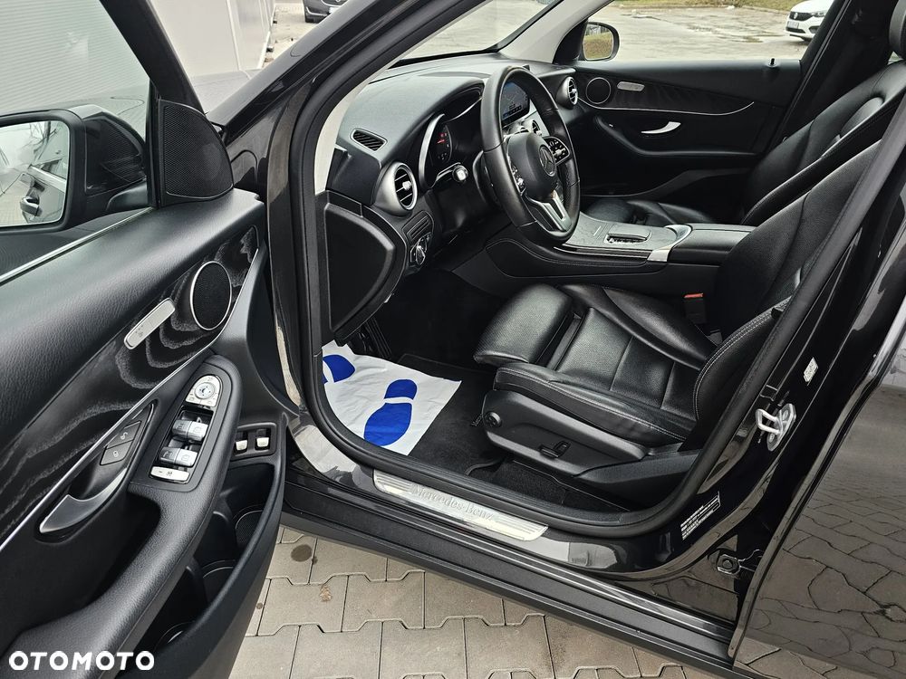 Mercedes-Benz GLC 220 d 4Matic 9G-TRONIC Exclusive - 26
