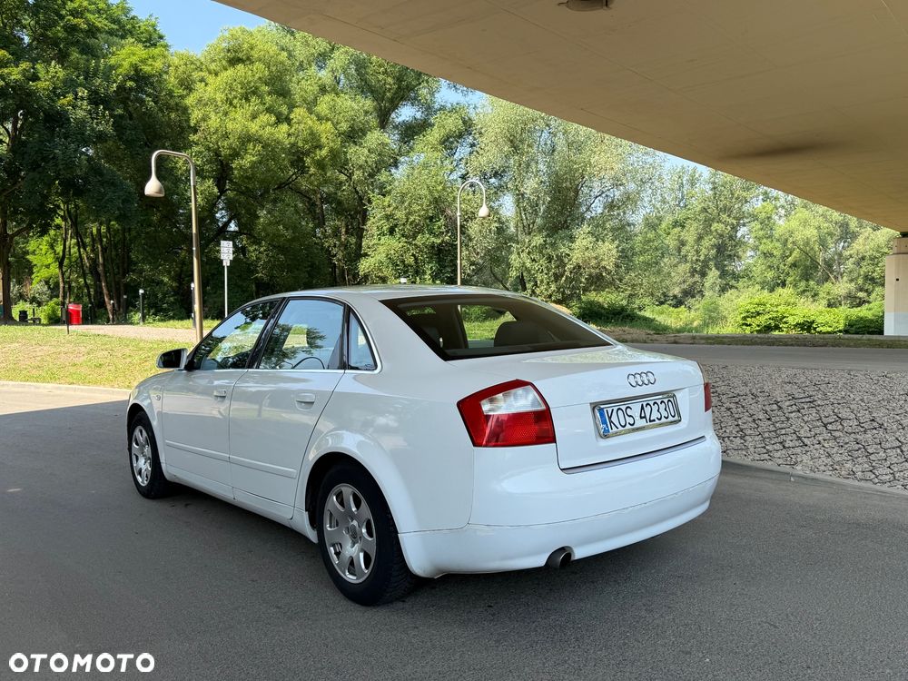 Audi A4 Limousine - 3
