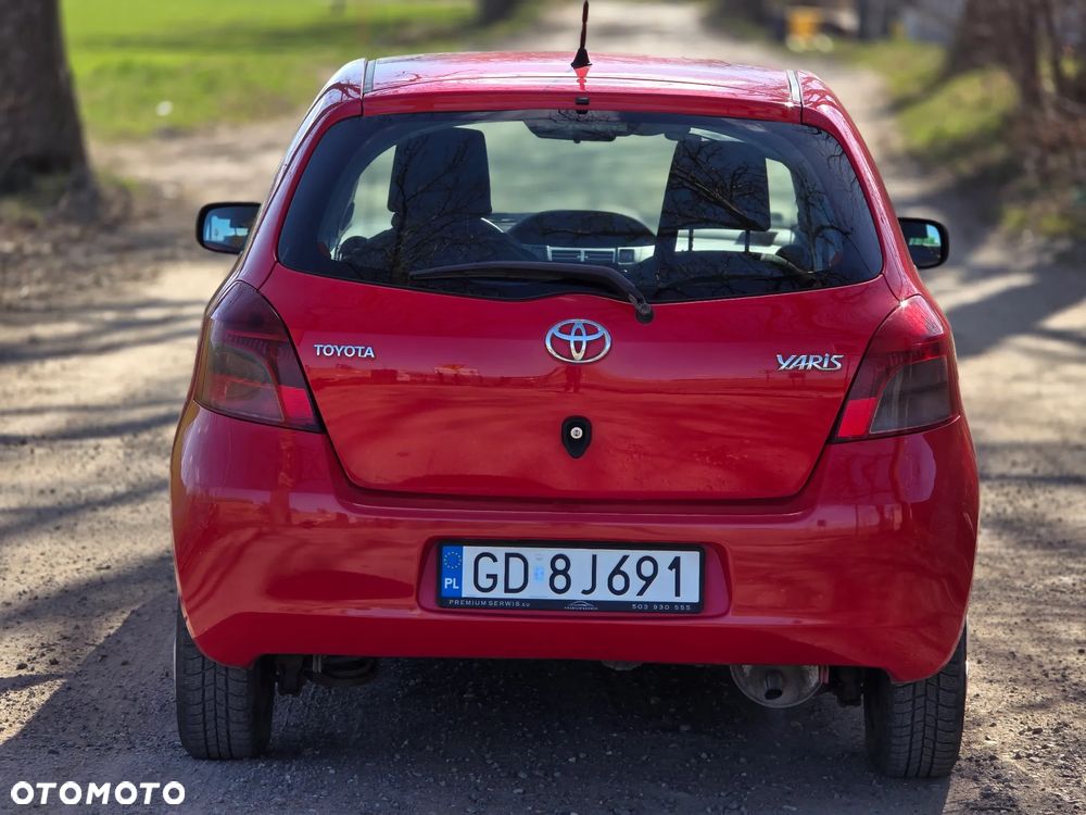 Toyota Yaris 1.0 Luna EU5 - 1