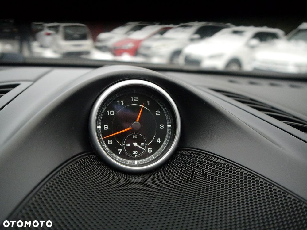 Porsche Cayenne - 40