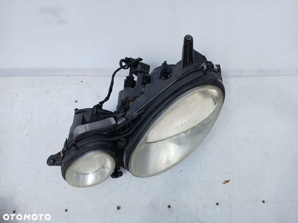 REFLEKTOR LAMPA PRZEDNIA PRZÓD MERCEDES E KLASA W211 LEWY ZWYKŁY SOCZEWKA - 2