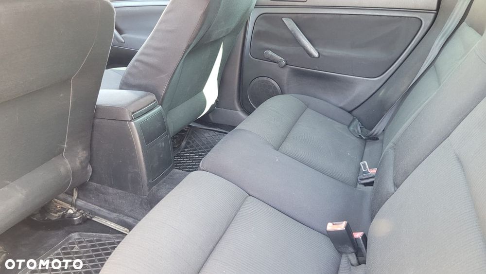 Volkswagen Passat 1.9 TDI Basis - 12