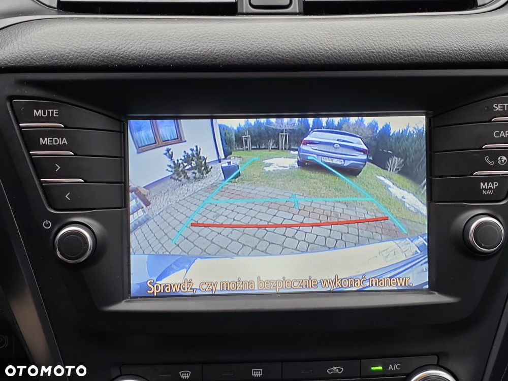 Toyota Avensis 1.8 Premium MS - 25