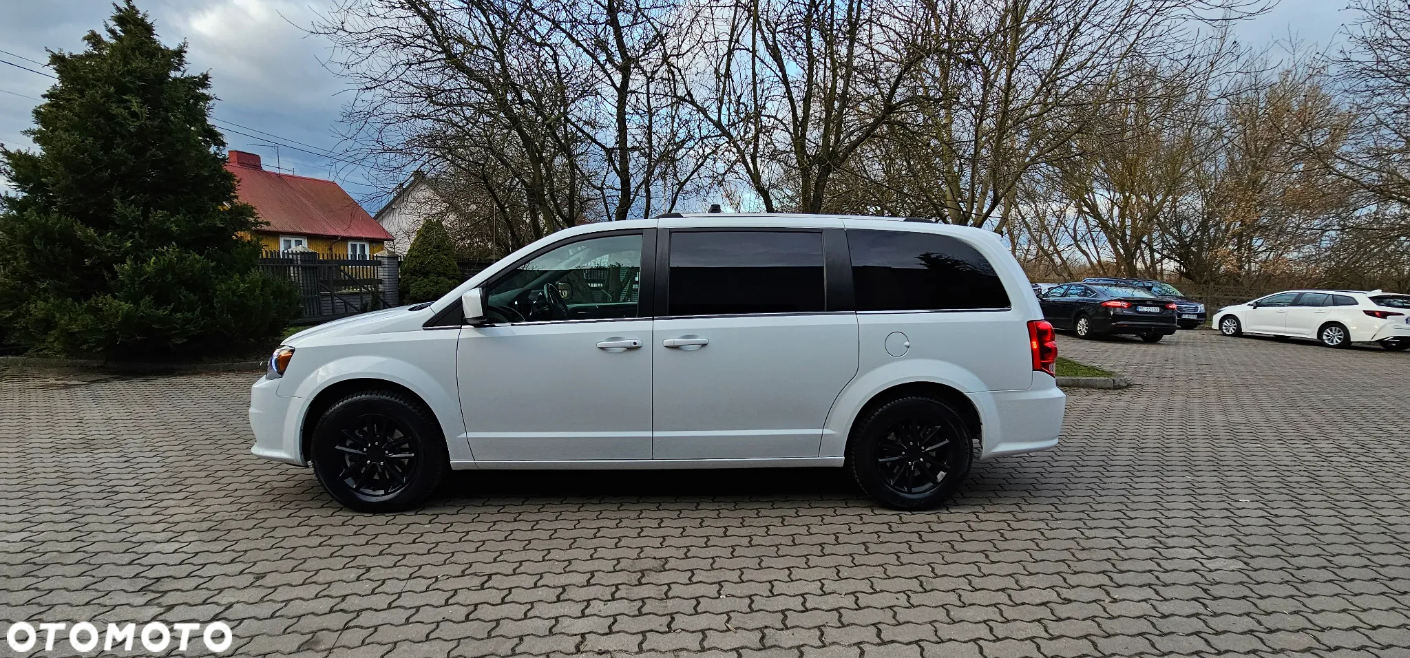 Dodge Grand Caravan - 25