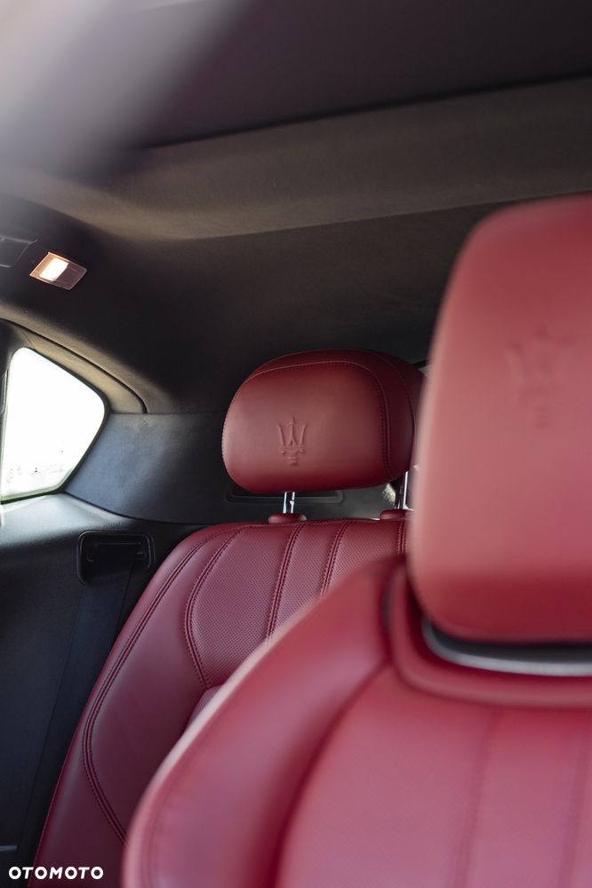 Maserati Levante S Granlusso - 13